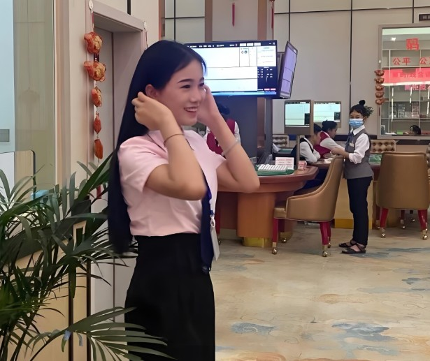 热门游戏一